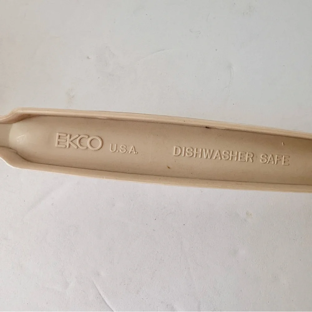 Vintage Ekco Almond Nylon Soup Ladle